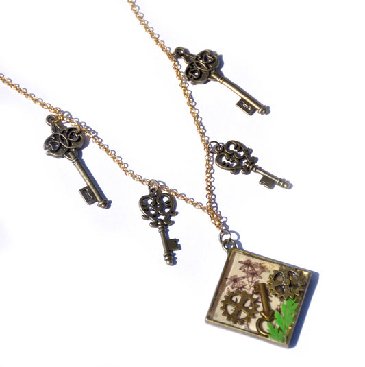 Diamond Key w/fern in bottom necklace